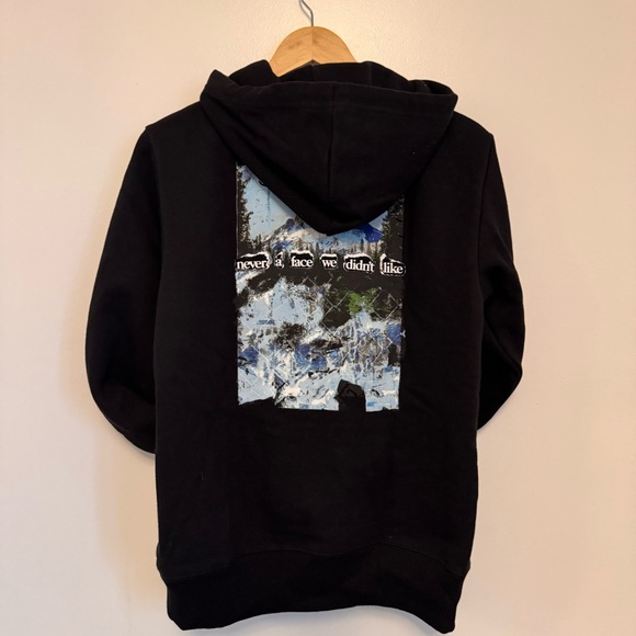 Men’s North Face graphic hoodie - Picture 2 of 8